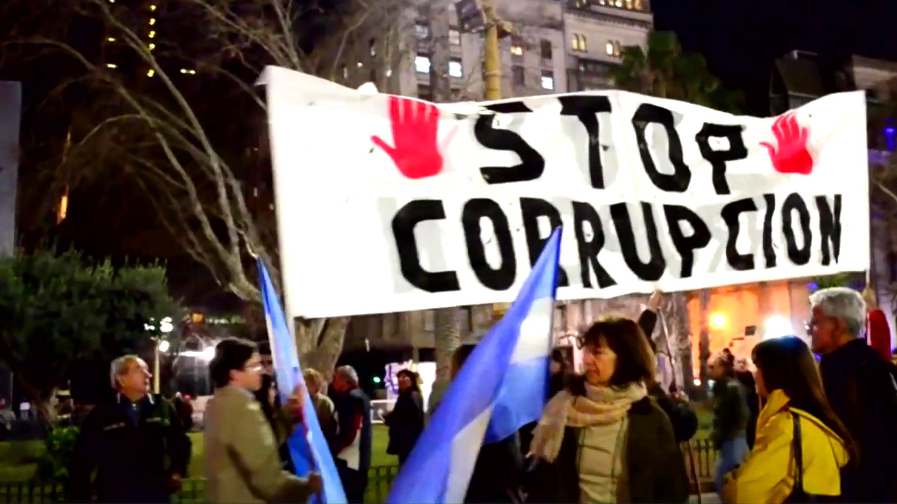 Die Argentinsiche Krise - Deomnstranten in Buenos Aires