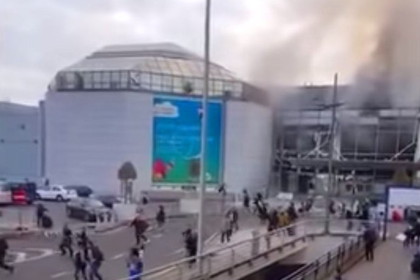 Brüssel Flughafen, Bilder der Explosion