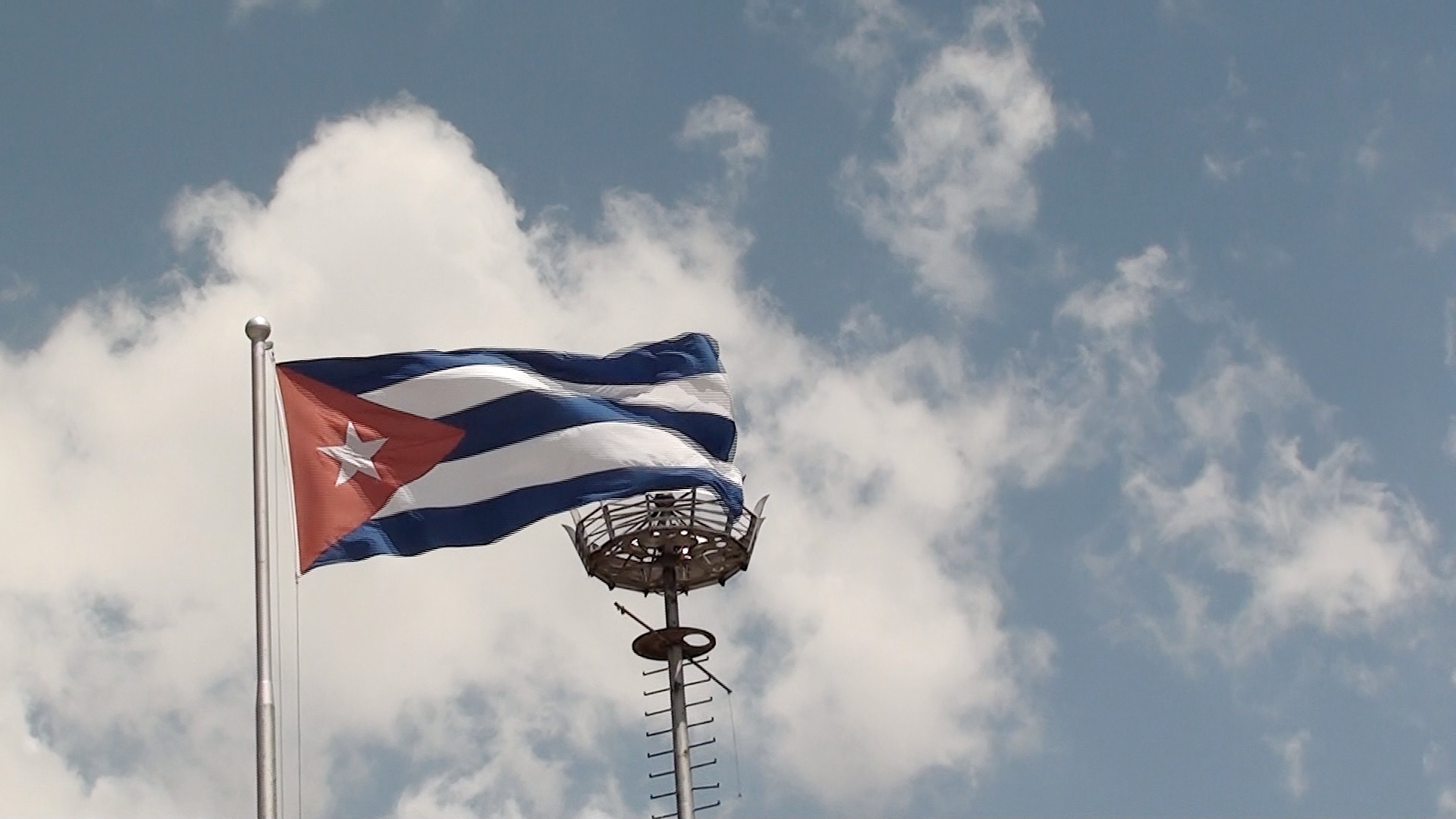 Videotagebuch Mein Kuba - Leben im Sozialismus: Kubanische Flagge im Wind