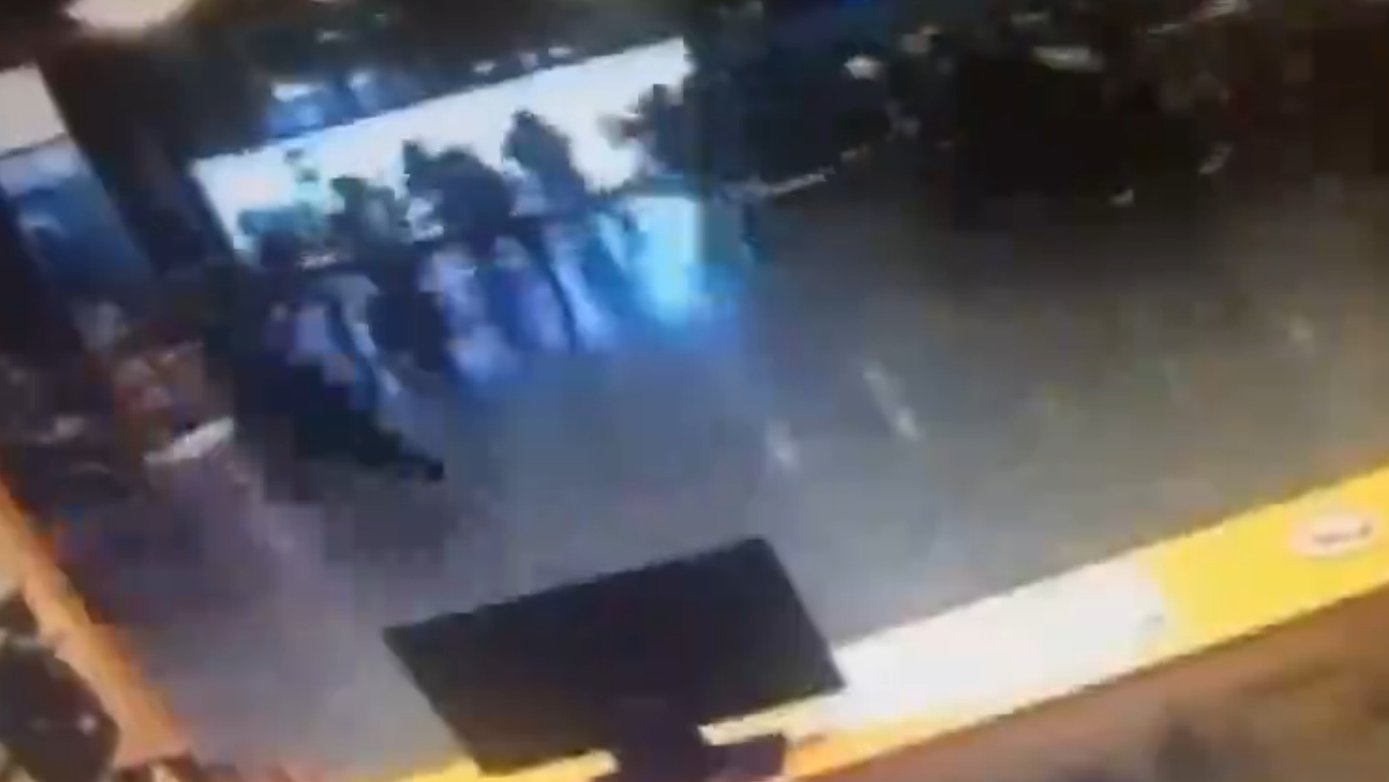 Flash: Explosion im Flughafen Istanbul