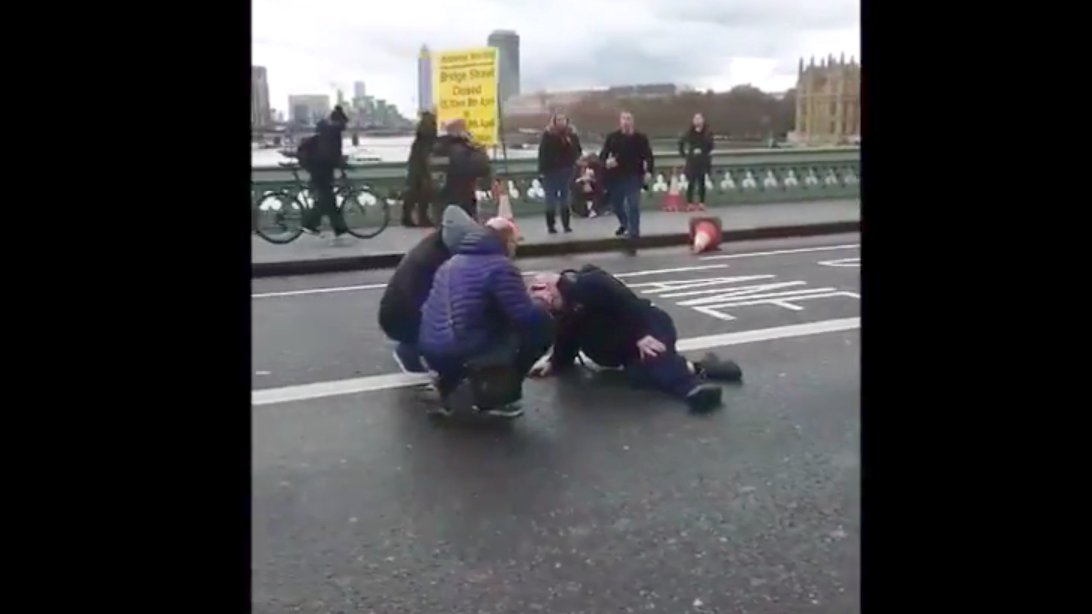 Augenzeugen-Videos: Schüsse vor britischem Parlament