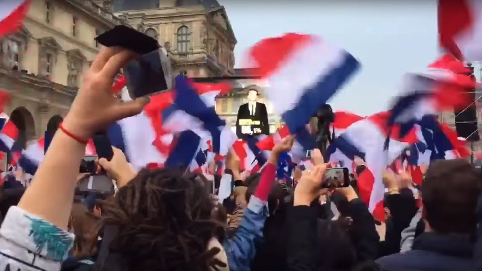 Pariser Louvre: Macrons Sieg wird bekanntgegeben