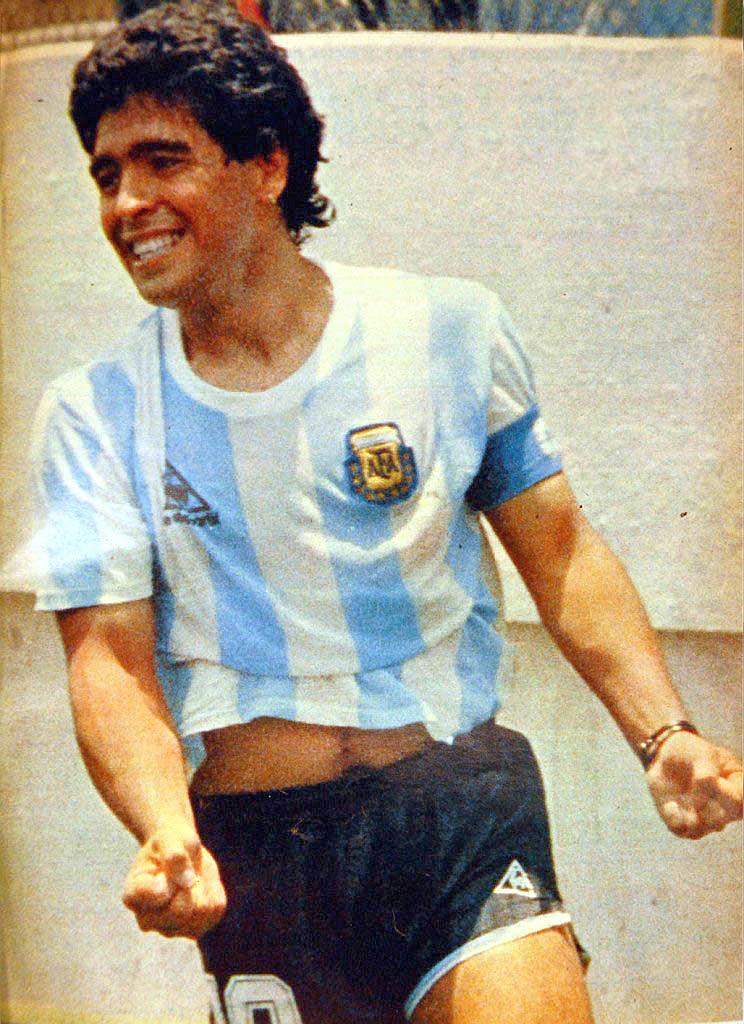 Maradona_1986_vs_italy
